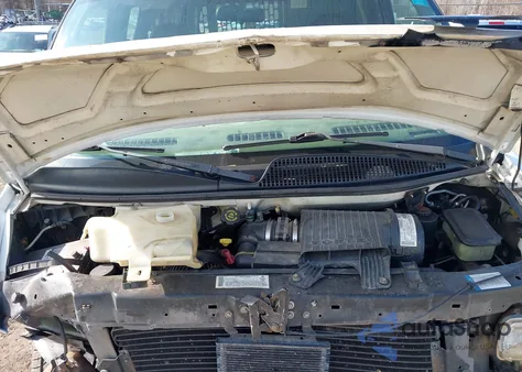 2001 GMC Savana Standard from USA, damaged, VIN 1GTHG35R511226828